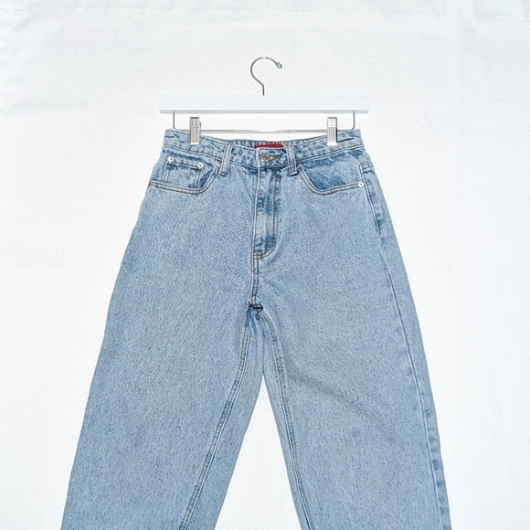 Signature Denim - Picture 2 of 7